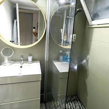 Apartment Pour 4 Avec Jardin Et Parking Prive - Fr-1-607-233