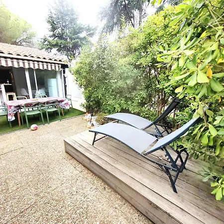 Apartment Pour 4 Avec Jardin Et Parking Prive - Fr-1-607-233 *